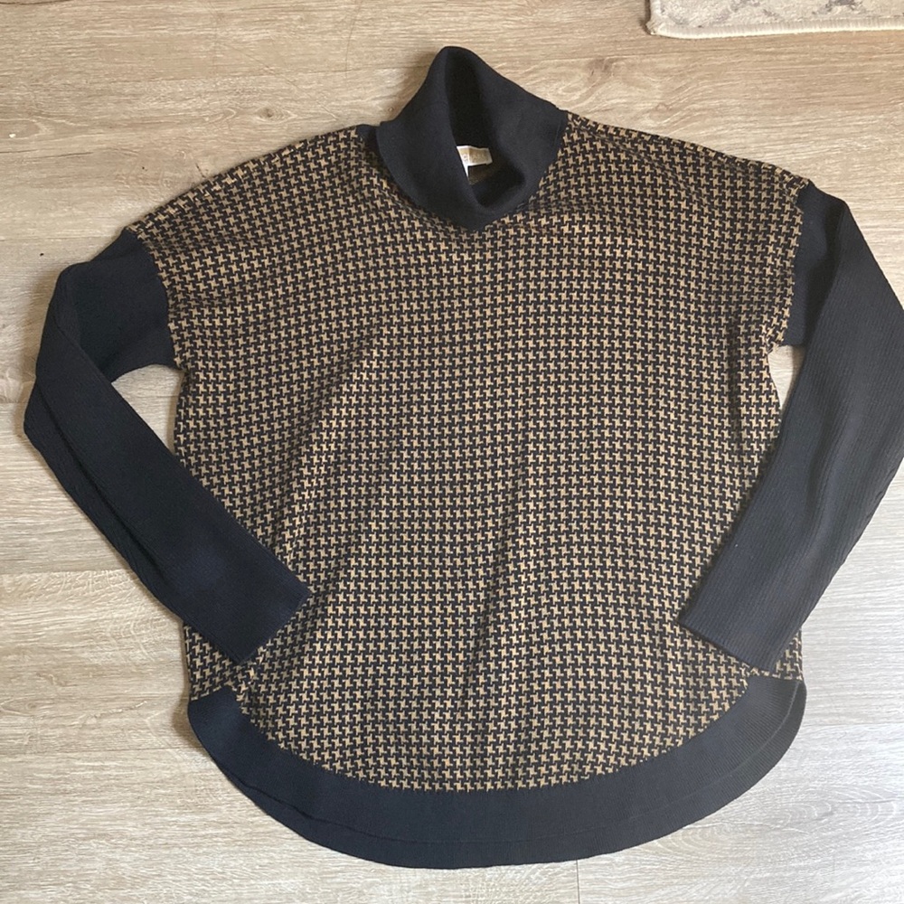 Michael Kors turtle neck brown and black sweater